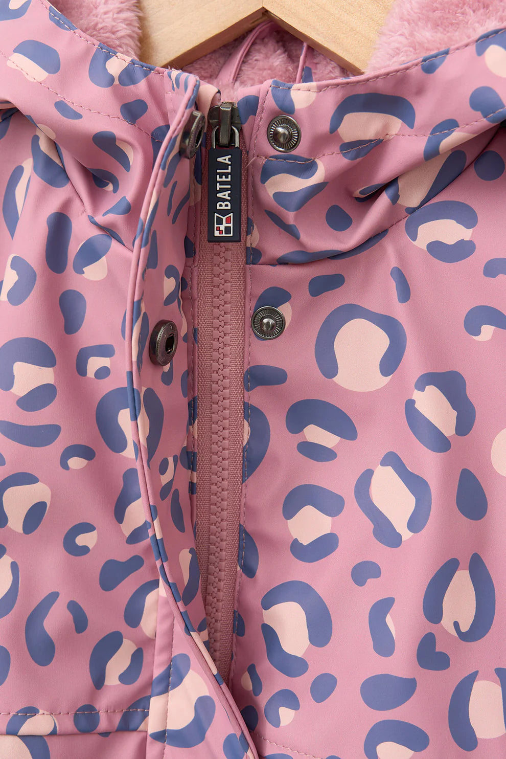 Impermeable poliuretano con forro interior rosa estampado